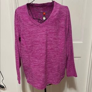 🤗🤗🤗3 for 12$🤗🤗🤗St. John’s Bay Magenta V-Neck Sweatshirt-XL